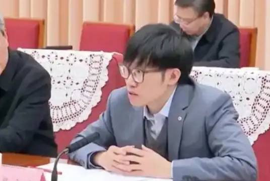 2025年1月20日,梁文鋒參加總理座談會并發(fā)言。 2025年1月20日,梁文鋒參加總理座談會并發(fā)言。.jpg